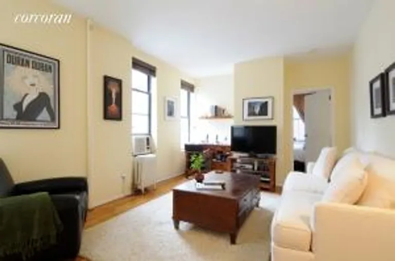 New York City Real Estate | View 246 East 51st Street, 22 | 1 Bed, 1 Bath | View 1