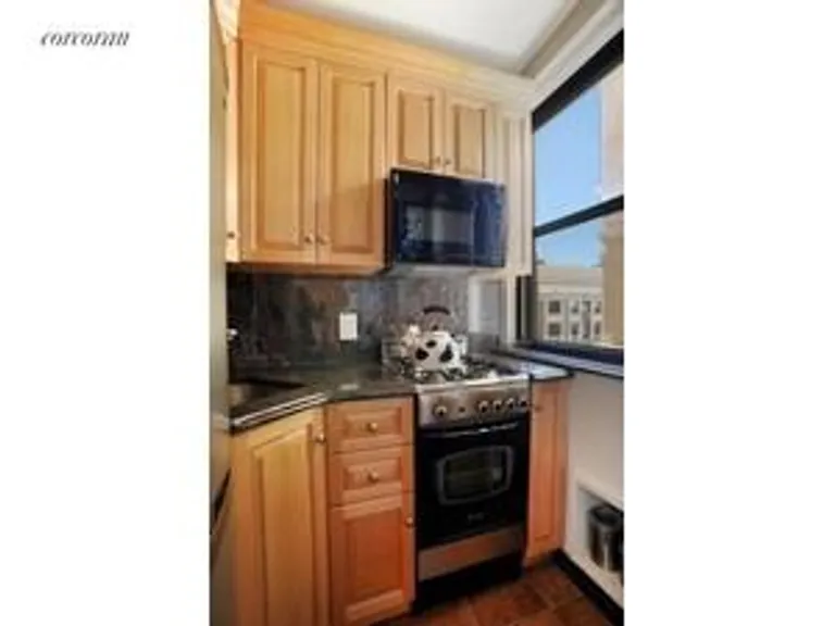 New York City Real Estate | View 107 West 86th Street, 15E | room 3 | View 4