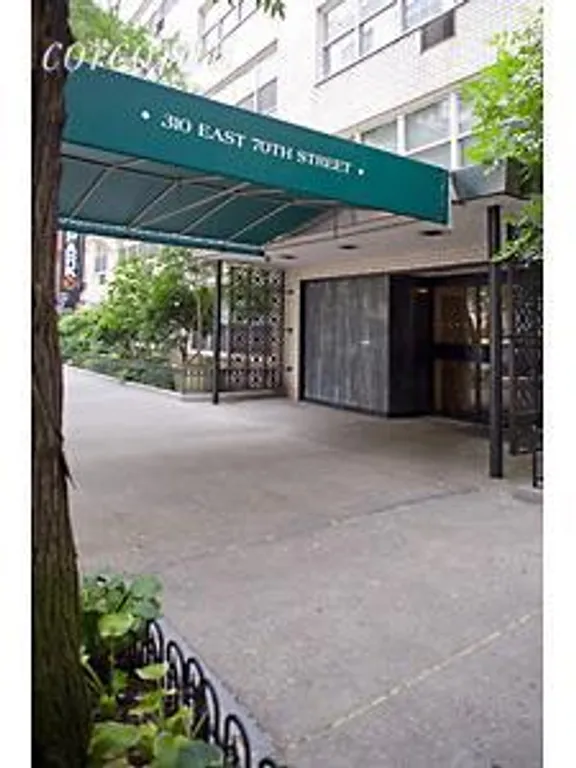 New York City Real Estate | View 310 East 70th Street, 10B | room 2 | View 3