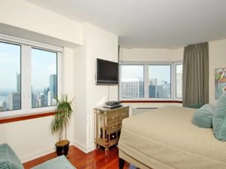 New York City Real Estate | View 425 Fifth Avenue, 64B | room 2 | View 3