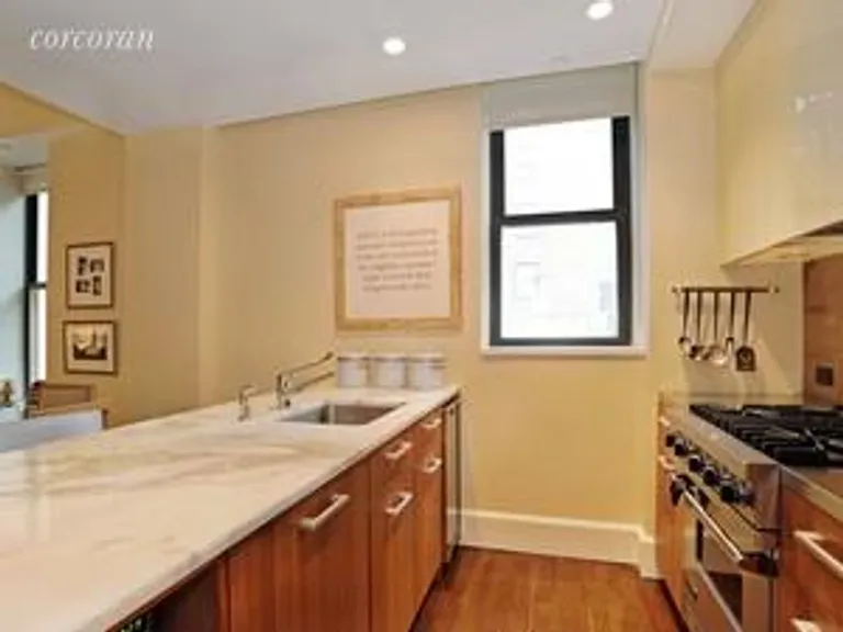 New York City Real Estate | View 260 Park Avenue South, 5F | room 1 | View 2