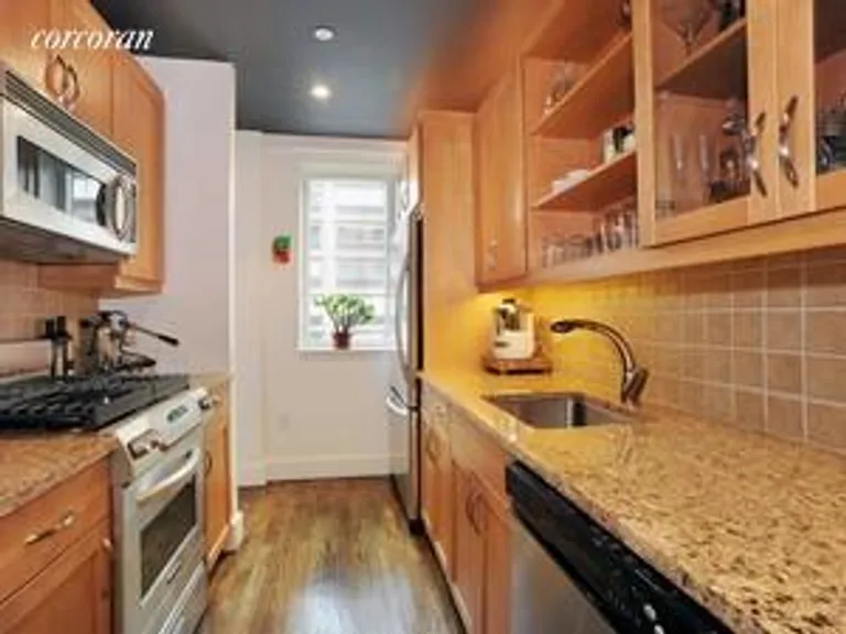 New York City Real Estate | View 200 West 24th Street, 6A | room 3 | View 4
