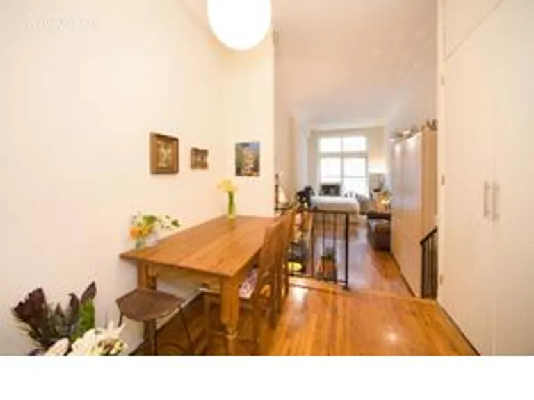 New York City Real Estate | View 23 Waverly Place, 2M | room 1 | View 2
