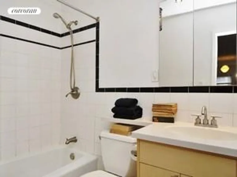 New York City Real Estate | View 165 East 104th Street, 3C | room 3 | View 4