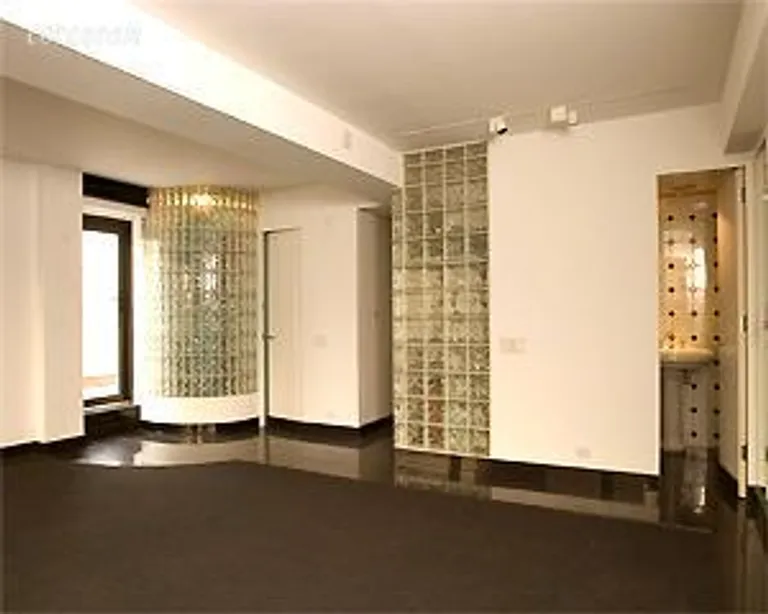 New York City Real Estate | View 510 East 86th Street, 19B | 2 Beds, 2 Baths | View 1