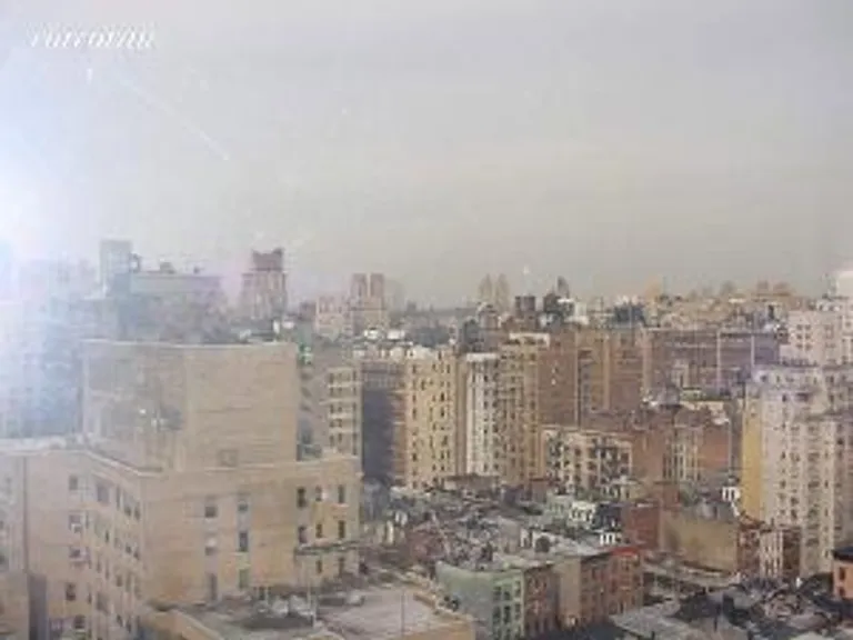 New York City Real Estate | View 166 East 61st Street, 21G | room 2 | View 3
