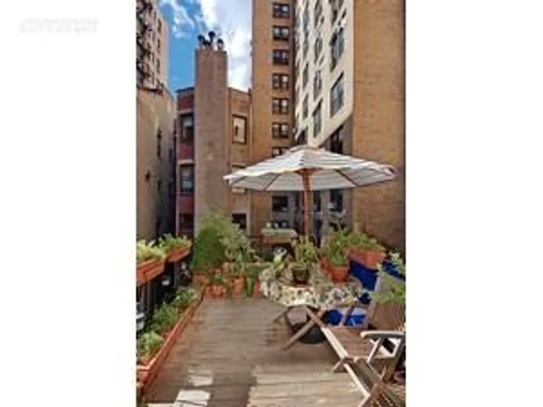 New York City Real Estate | View 258 West 93rd Street, 4B | room 1 | View 2