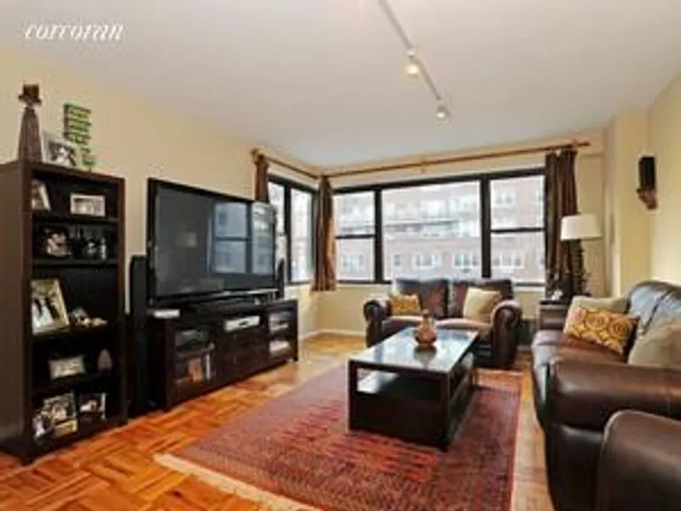 New York City Real Estate | View 200 East 74th Street, 15D | 1 Bed, 1 Bath | View 1