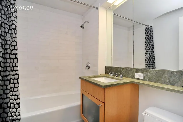 New York City Real Estate | View 207 East 57th Street, 4A | Master Bathroom | View 4