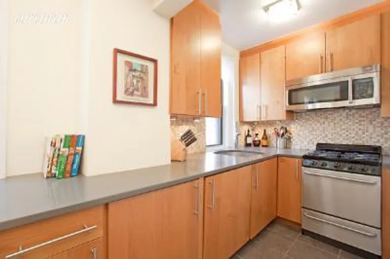 New York City Real Estate | View 333 East 53rd Street, 10C | room 1 | View 2