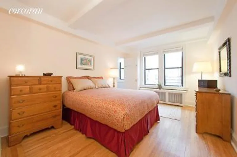 New York City Real Estate | View 333 East 53rd Street, 10C | room 2 | View 3