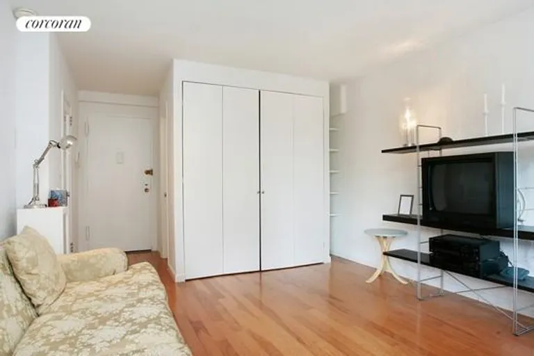 New York City Real Estate | View 153 East 57th Street, 18A | room 3 | View 4