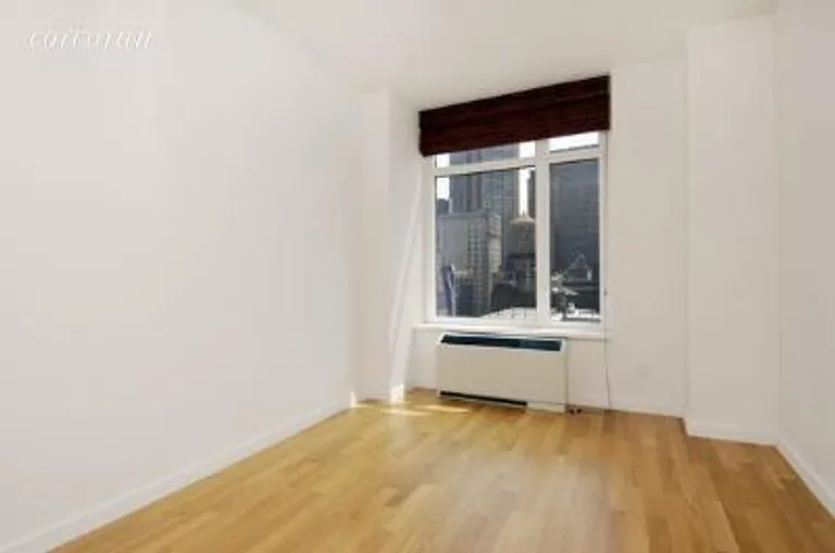 New York City Real Estate | View 325 Fifth Avenue, 19G | room 2 | View 3