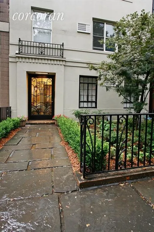 New York City Real Estate | View 10 Monroe Place, 4 | Front View | View 5