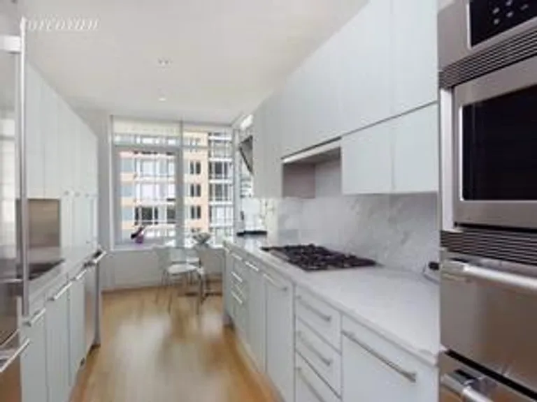 New York City Real Estate | View 310 East 53rd Street, 9B | room 3 | View 4