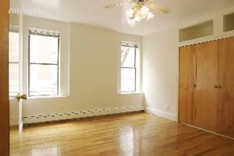 New York City Real Estate | View 453 4th Street, 2R | room 2 | View 3