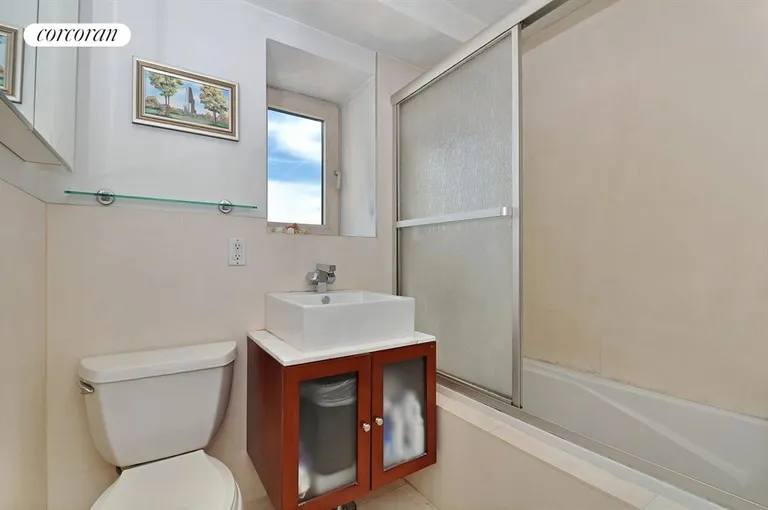New York City Real Estate | View 302 2Nd Street, 10H | Bathroom | View 4
