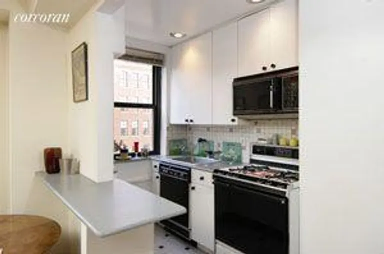 New York City Real Estate | View 161 West 16th Street, 11H | room 1 | View 2