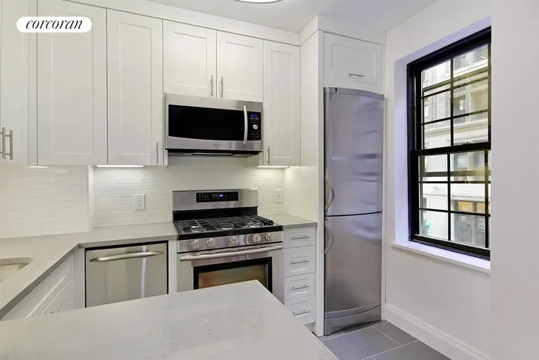 New York City Real Estate | View 102 East 22nd Street, 3H | Kitchen | View 2
