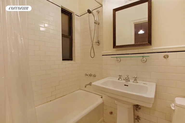 New York City Real Estate | View 33 East 22Nd Street, 4A | Bathroom | View 5
