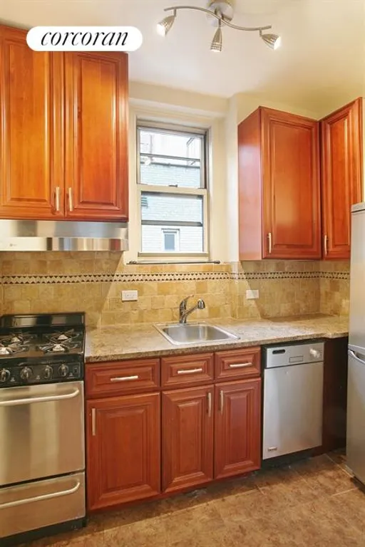 New York City Real Estate | View 210 West 19th Street, 6A | Kitchen | View 3