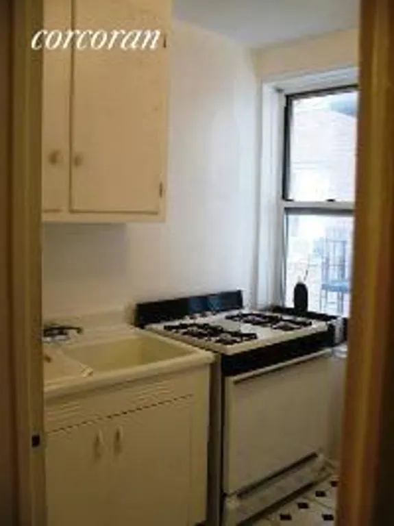 New York City Real Estate | View 330-340 Haven Avenue, 2K | room 3 | View 4