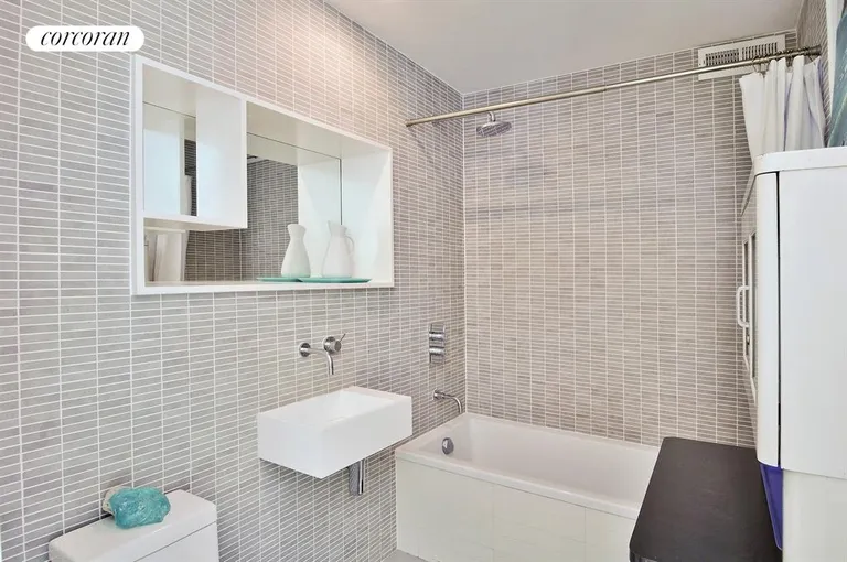 New York City Real Estate | View 100 North 3rd Street, 2B | Bathroom | View 6