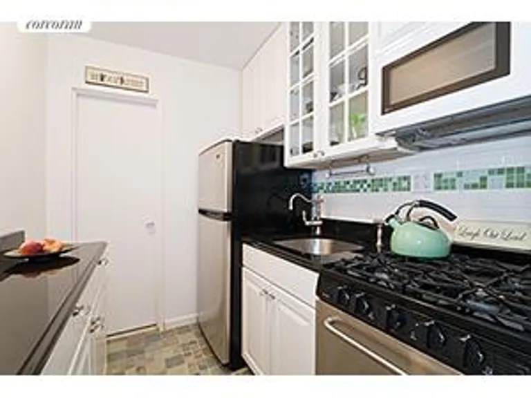 New York City Real Estate | View 320 West 19th Street, 2D | room 3 | View 4