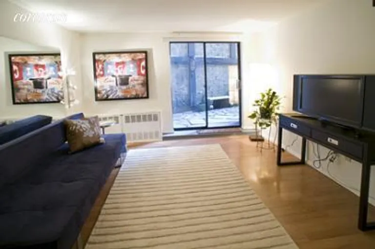 New York City Real Estate | View 211 Thompson Street, GLL | room 1 | View 2