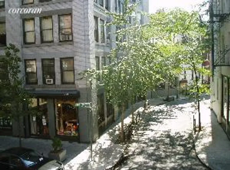 New York City Real Estate | View 11 Christopher Street, 2S | room 3 | View 4