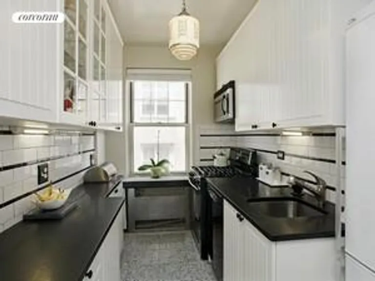New York City Real Estate | View 720 Fort Washington Avenue, 5Y | Renovated Windowed Kitchen | View 3