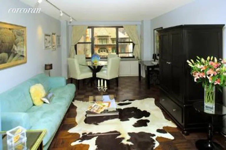 New York City Real Estate | View 7 East 14th Street, 827 | 1 Bed, 1 Bath | View 1