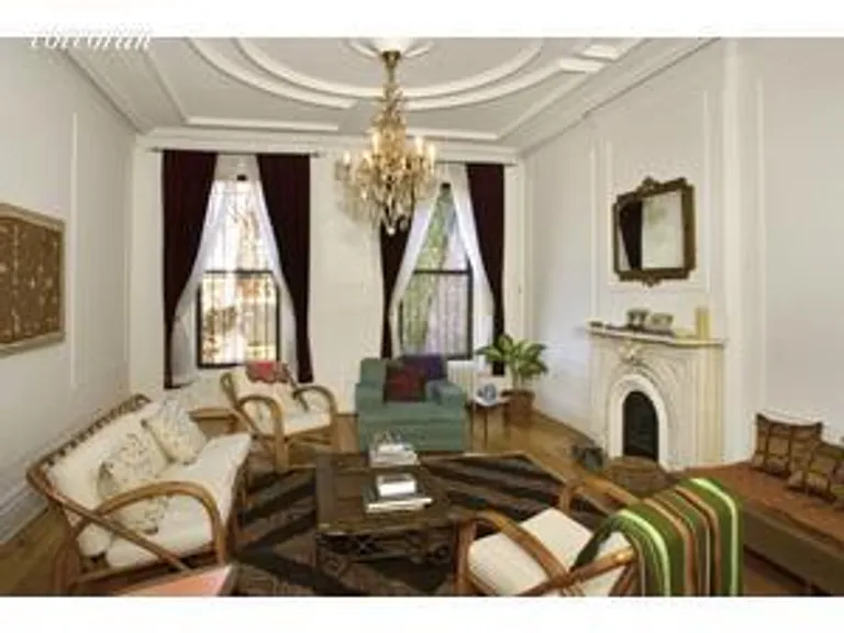 New York City Real Estate | View 31.5 South Elliott Place | 4 Beds, 2 Baths | View 1