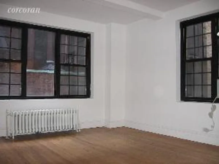 New York City Real Estate | View 102 East 22nd Street, 2E | room 1 | View 2