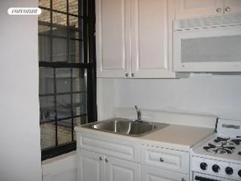 New York City Real Estate | View 102 East 22nd Street, 2E | room 4 | View 5