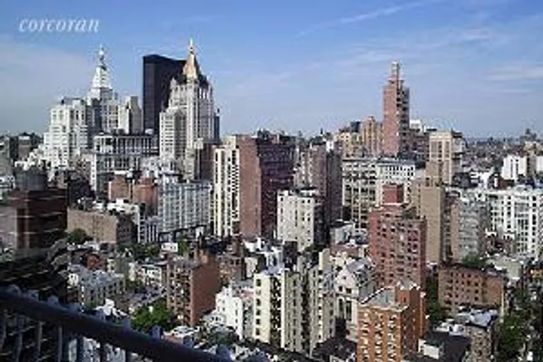 New York City Real Estate | View 200 East 32nd Street, 27C | room 1 | View 2