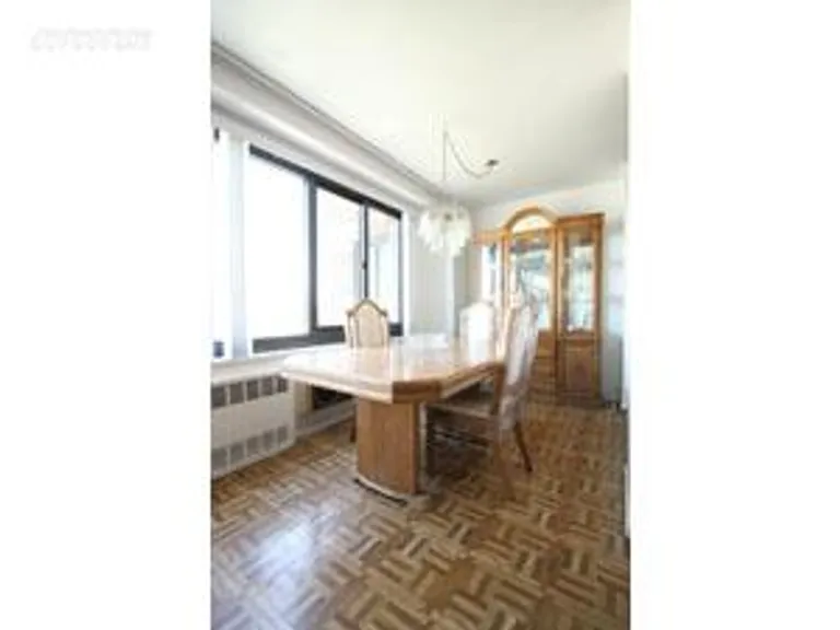 New York City Real Estate | View 185 Hall Street, 1418 | room 2 | View 3