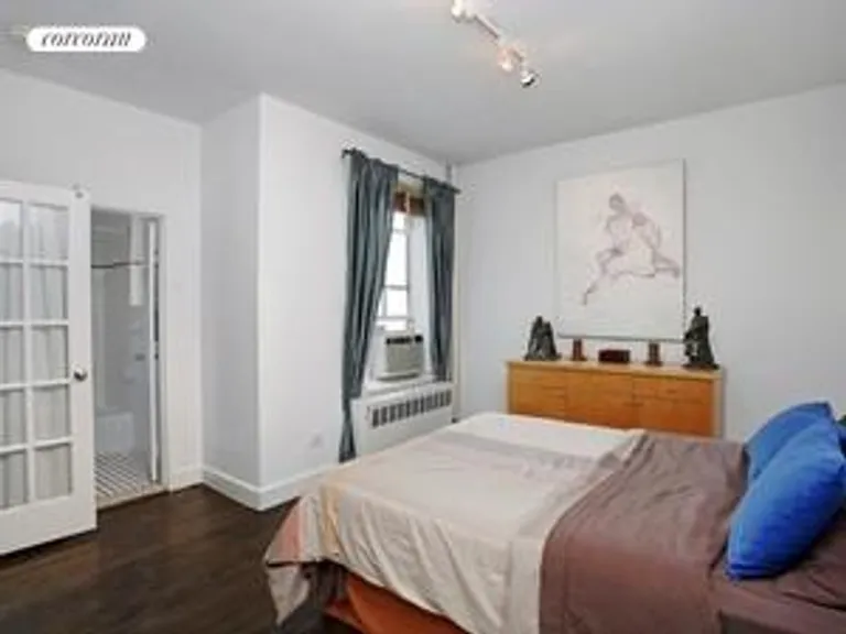 New York City Real Estate | View 26 Gramercy Park South, 9EF | Master Suite with En Suite Bathroom | View 3
