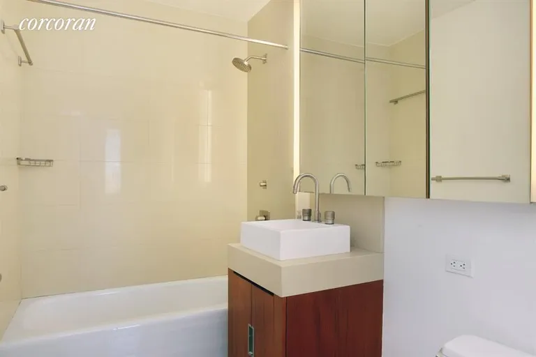 New York City Real Estate | View 450 West 17th Street, 1811 | Bathroom | View 4