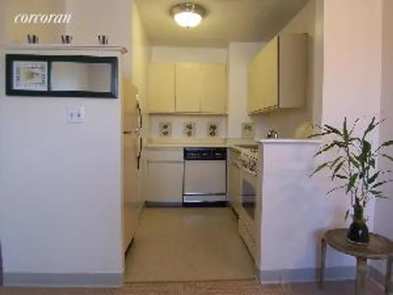 New York City Real Estate | View 301 West 110th Street, 4C | room 1 | View 2