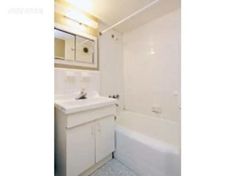 New York City Real Estate | View 40 Clinton Street, 5G | room 2 | View 3