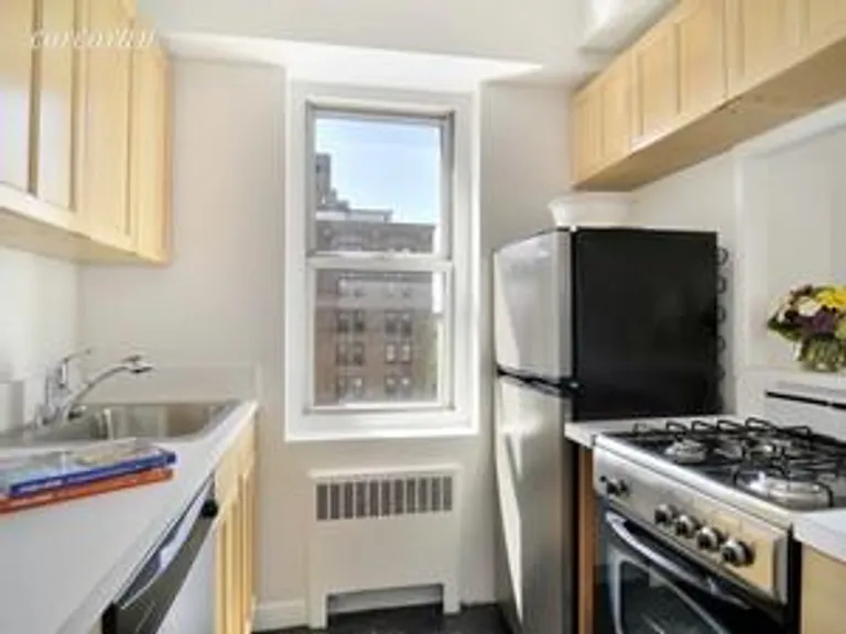 New York City Real Estate | View 35 East 85th Street, 15DN | room 4 | View 5