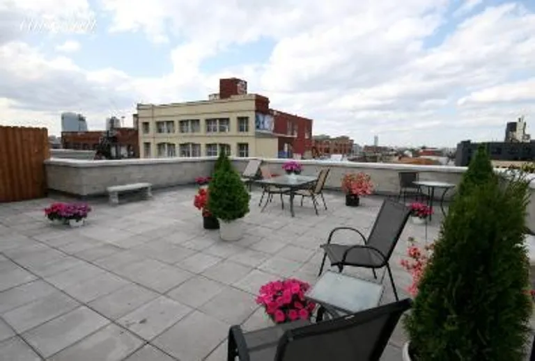 New York City Real Estate | View 14 Hope Street, 3D | 1 Bed, 1 Bath | View 1