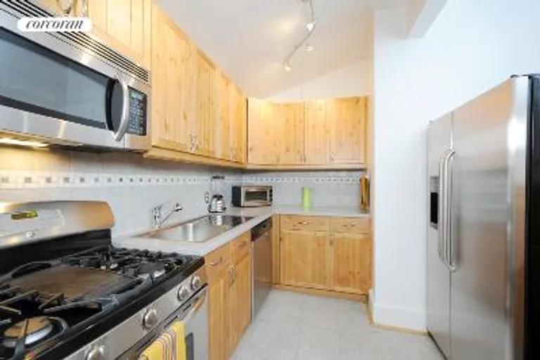 New York City Real Estate | View 20 Saint Johns Place, 3 | room 2 | View 3