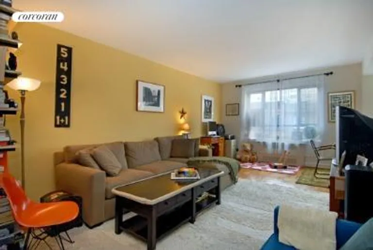 New York City Real Estate | View 130 8th Avenue, 4F | room 1 | View 2