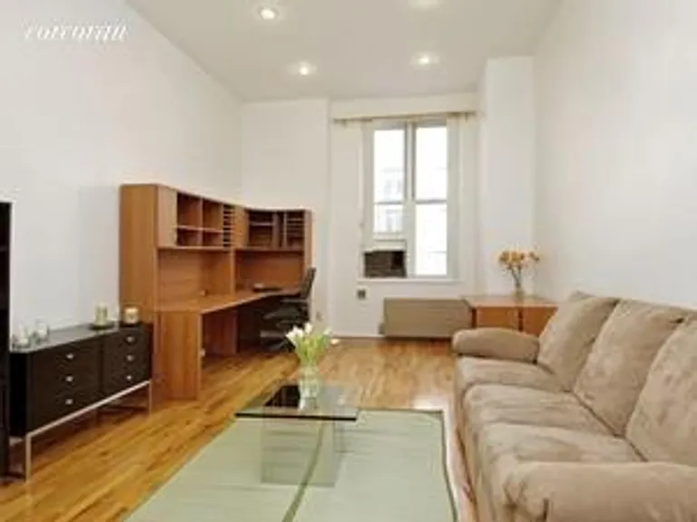 New York City Real Estate | View 23 Waverly Place, 4Y | 1 Bath | View 1