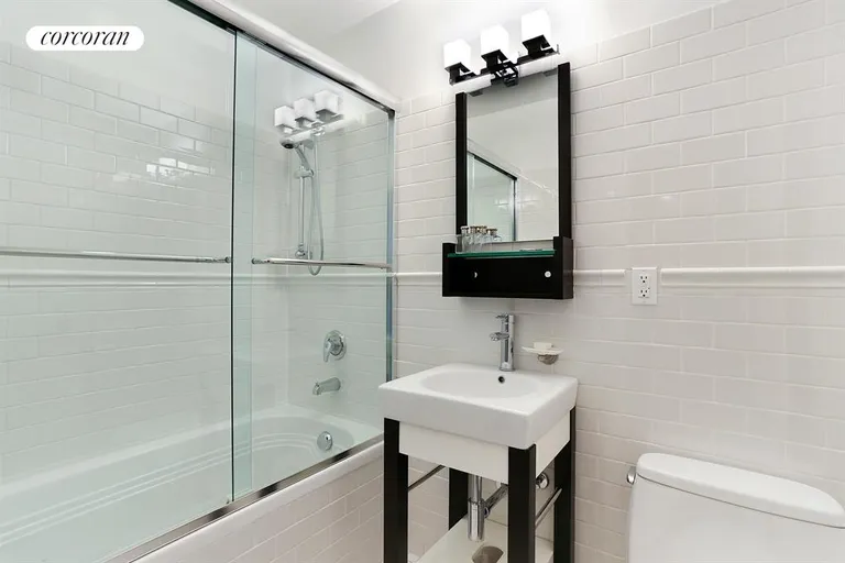 New York City Real Estate | View 242 Greene Avenue, 4A | Bathroom | View 8