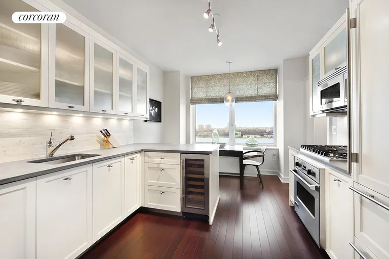 New York City Real Estate | View 80 Riverside Boulevard, 26A | room 4 | View 5