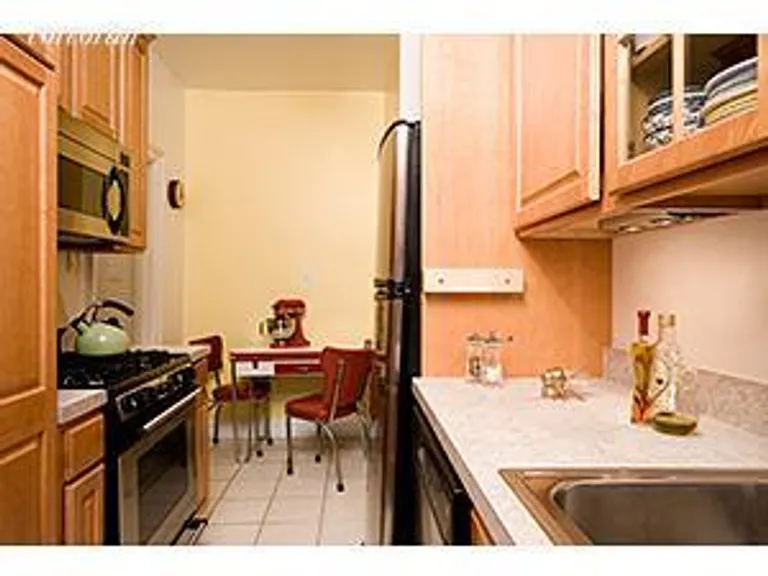 New York City Real Estate | View 255 Eastern Parkway, C5 | room 2 | View 3