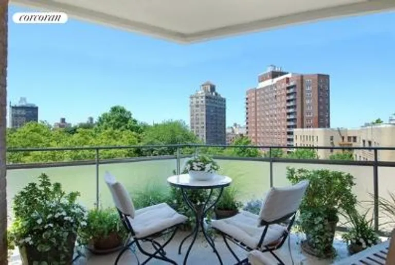 New York City Real Estate | View 34 Plaza Street East, 704 | 1.5 Beds, 1 Bath | View 1